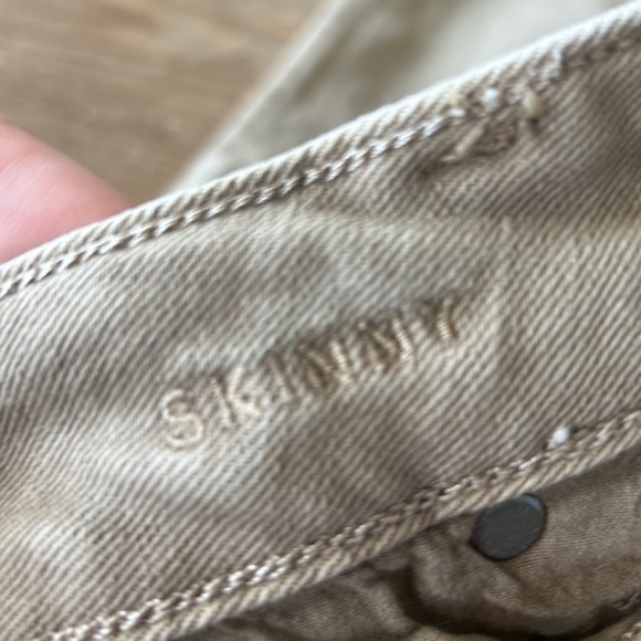 American Eagle Men’s Skinny Distressed Tan Denim Jeans - Picture 5 of 7